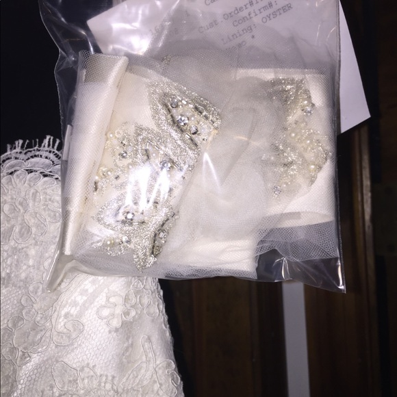 Jim Hjelm 8308 wedding dress - Picture 4 of 4